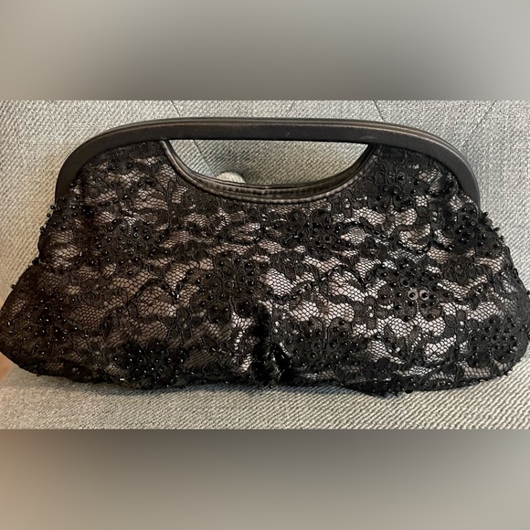 Black lace clutch - Picture 1 of 4